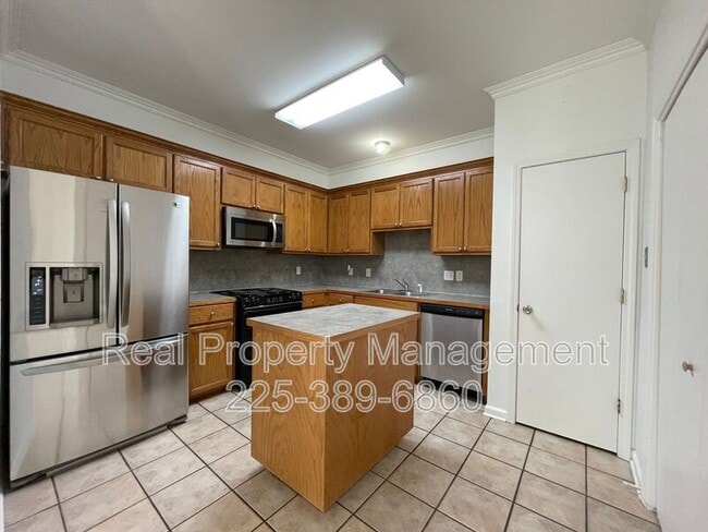 Building Photo - 9382 Pecan Tree Dr