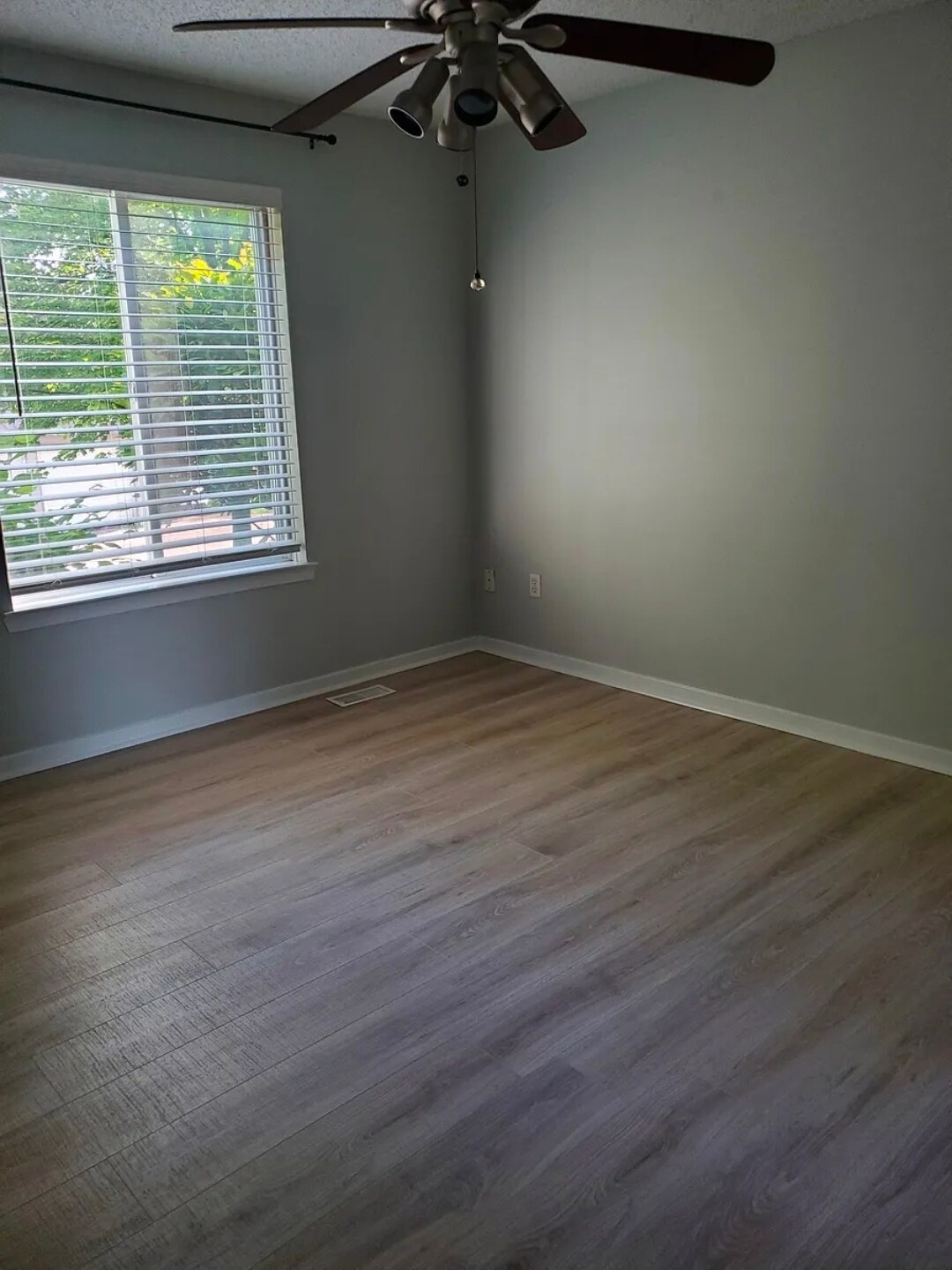 Building Photo - 44900 Bayview Dr