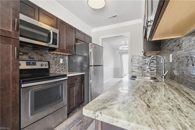 Building Photo - 1328 Mill Lake Quarter