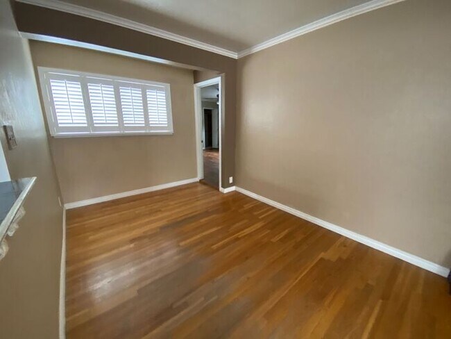 Building Photo - 238 Jackson St