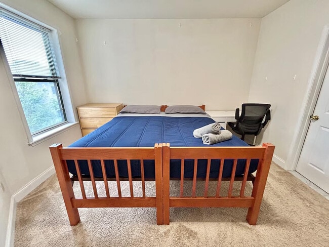 Building Photo - 416 Madison St