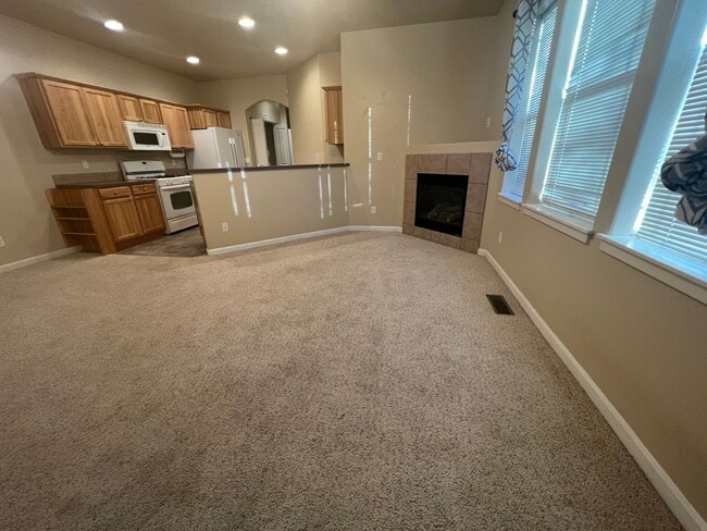 Building Photo - 2301 NE Mary Rose Pl