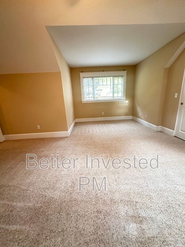 Building Photo - 2065 Hoen Ave