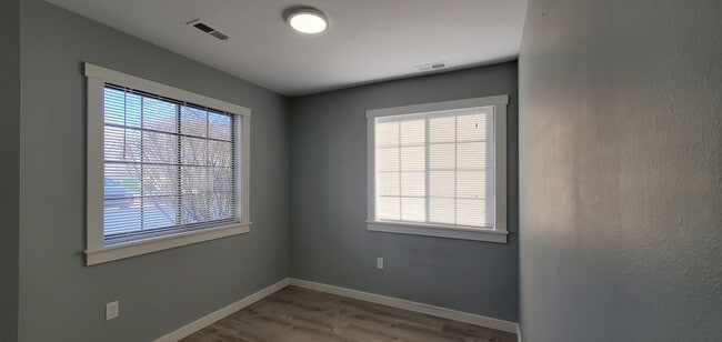 Building Photo - Beautifully Upgraded 1-Bedroom Condo in Downtown Traverse City