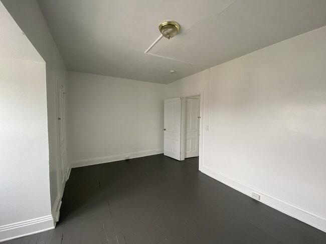 Building Photo - 256 W Jackson St