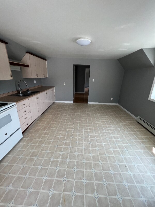 Primary Photo - 47 E Main St