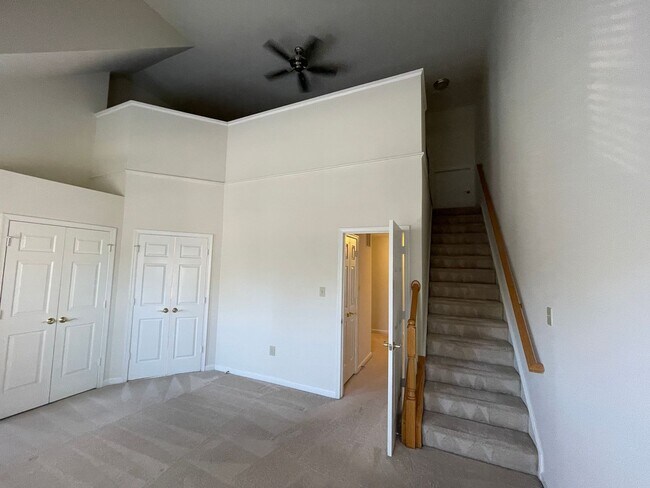 Building Photo - Luxurious And Spacious 3 Bed 2 Bath Brick Townhouse In Tysons Station