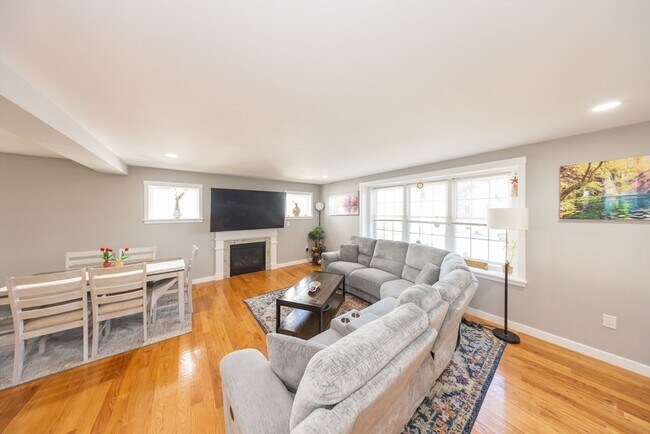 Building Photo - 18 Craftsman Ct