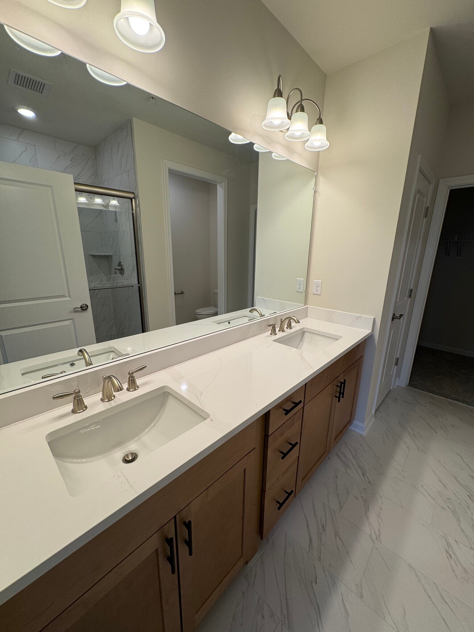 Master Bath - 4 Stratton Dr