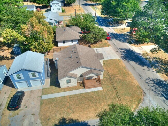 Building Photo - 4101 N Hammond Ave