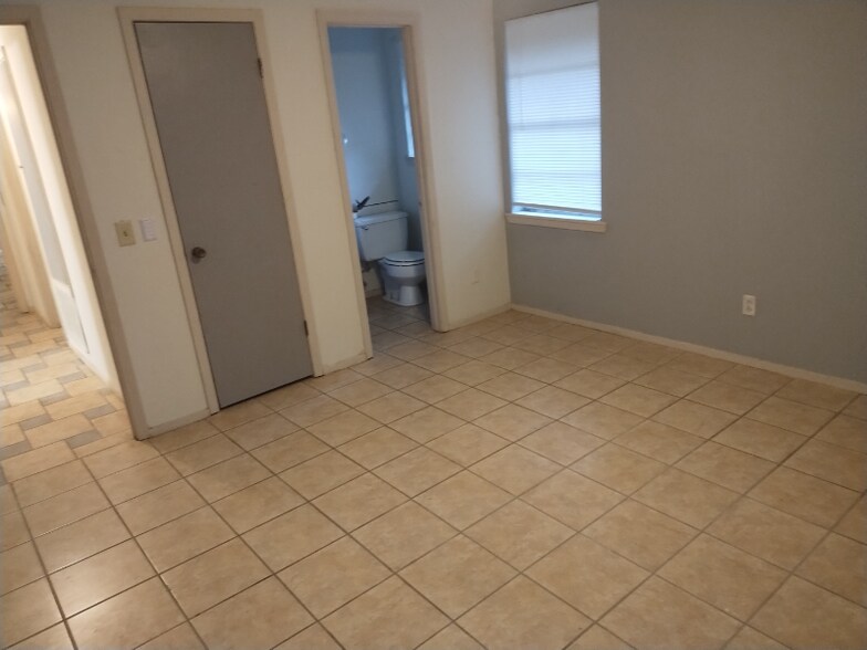 Building Photo - 441 Mockingbird Ln