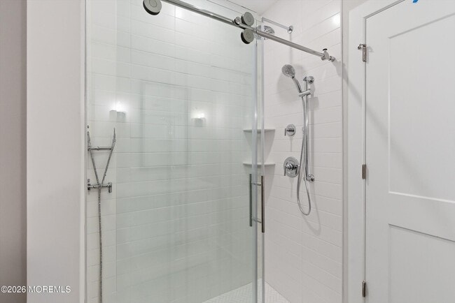 Building Photo - 215 2nd Ave