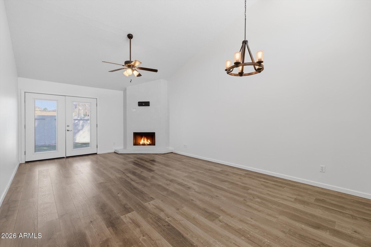 Livingroom to backyard - 5142 E Edgemont Ave