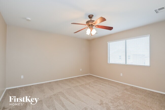 Building Photo - 12841 N Fox Hollow Dr