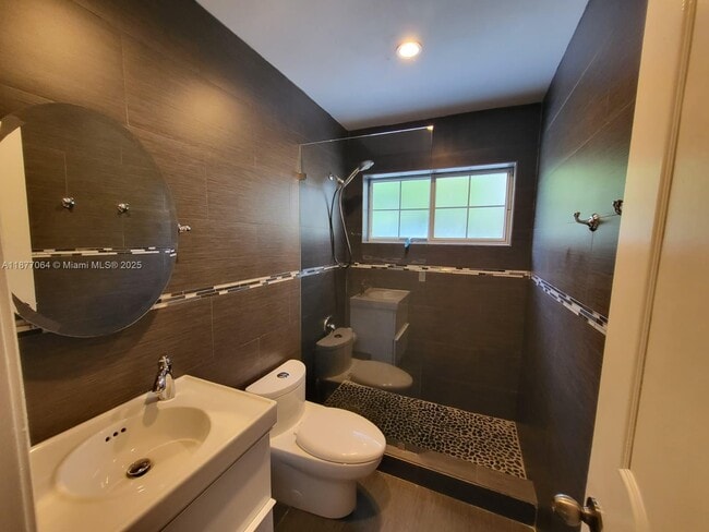 Building Photo - 9749 SW 213th Terrace