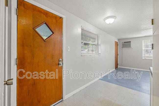 Building Photo - 9610 N 12th St