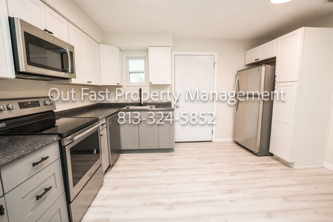 Building Photo - 430 3rd Ave