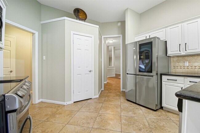 Building Photo - 15522 Valley Plum Ct