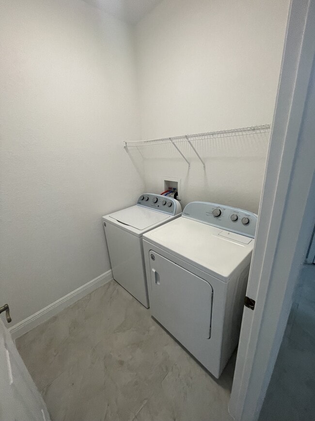 Building Photo - 3331 Whitestone Cir