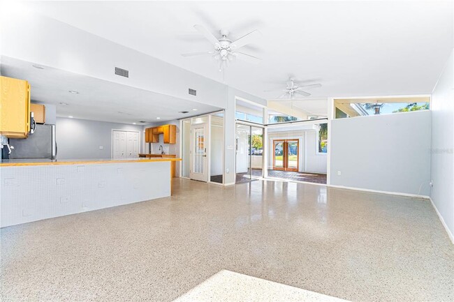 Building Photo - 6912 Alderwood Dr