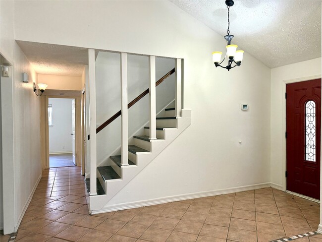 Building Photo - 6927 Windy Pines Dr