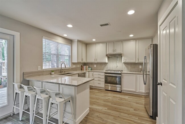 Building Photo - 38 E Gaslight Pl