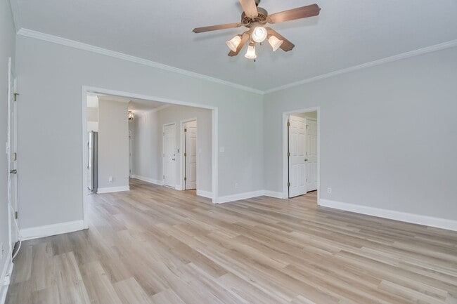 Building Photo - 3 Bedroom 2.5 Bath Townhouse