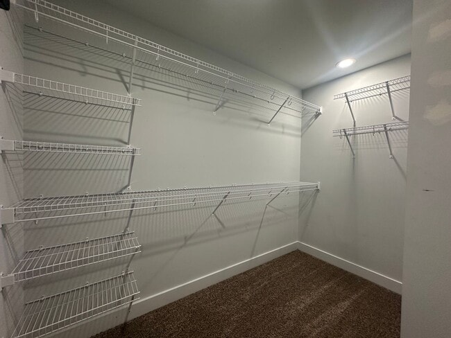 Building Photo - 238 E Ivybridge Dr