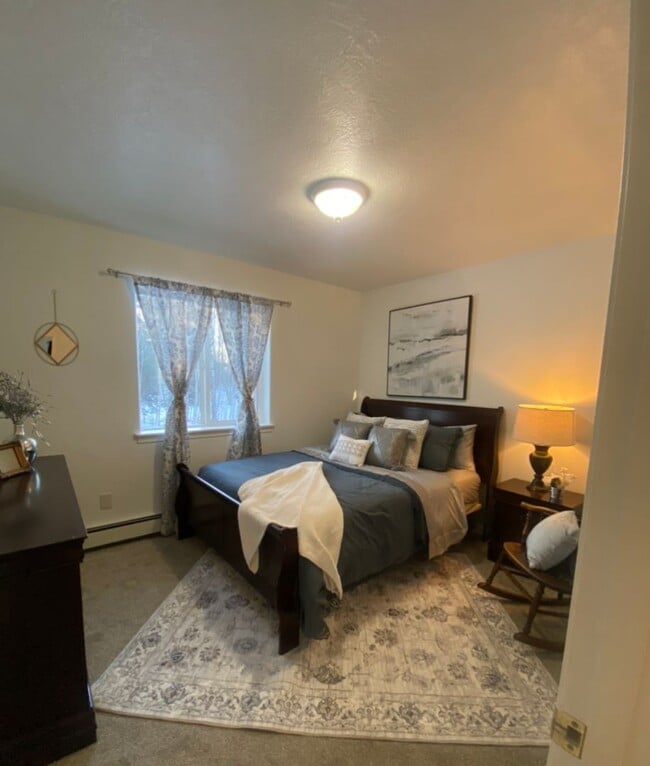 Building Photo - 1100 W Nugget Ave