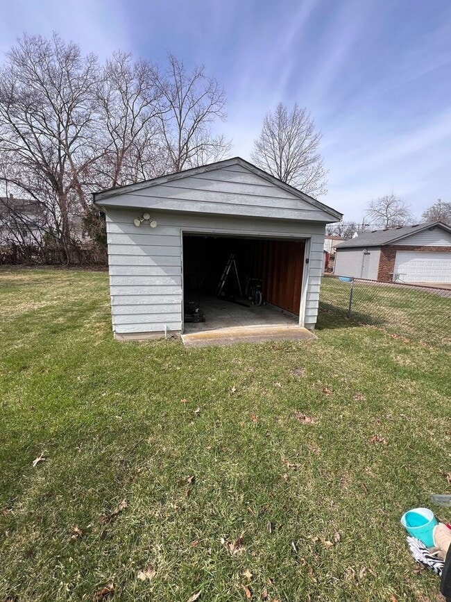 Building Photo - 3914 Brookside Blvd