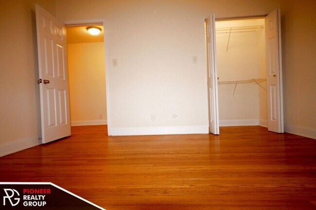 Building Photo - 3428 W Parker Ave