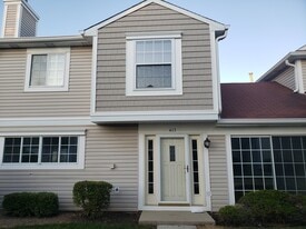 Building Photo - 413 Le Parc Cir