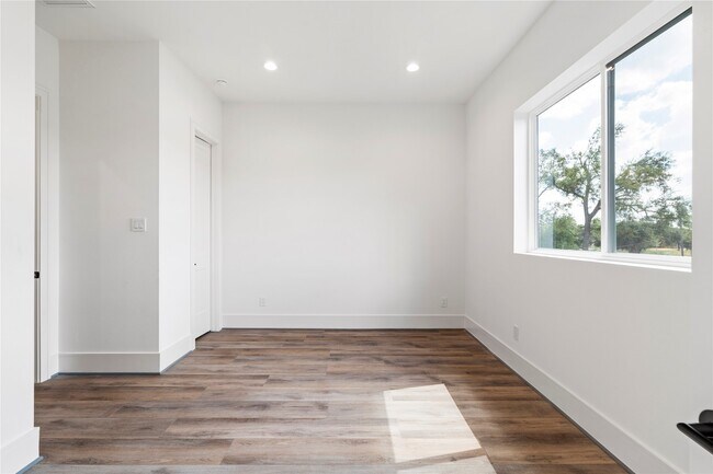 Building Photo - 4218 Nichols St