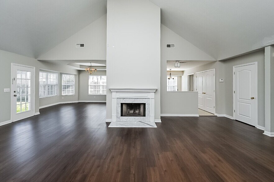 Building Photo - 373 Davids Way