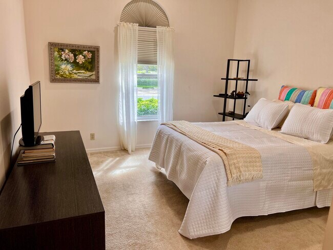 Building Photo - 602 Sabal Palm Ln