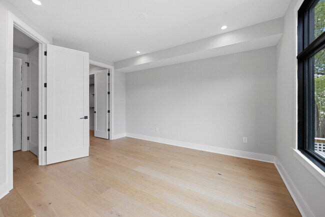 Building Photo - 429 Quincy St NW