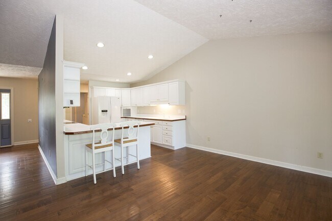 Building Photo - Beautiful 3 bedroom home in Woodlake