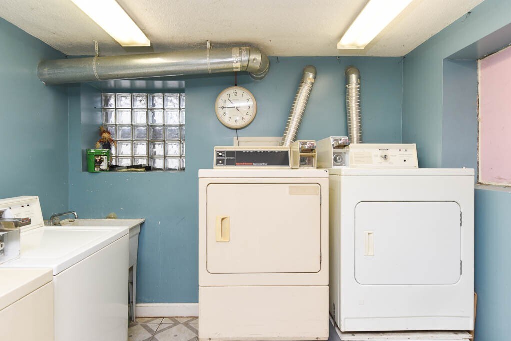 Building Photo - 2819 W Shakespeare Ave