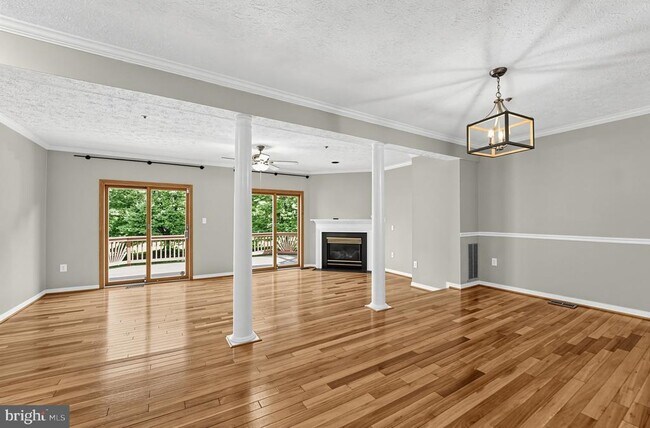 Building Photo - 2504 Smoketree Ln