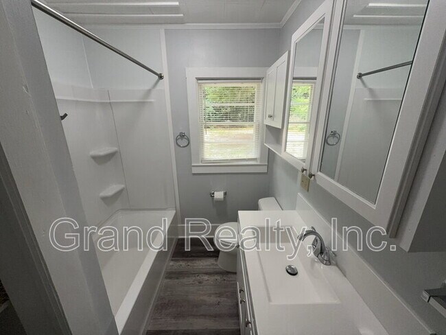 Building Photo - 3693 Scoggins St