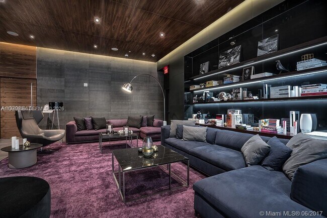 Building Photo - 68 SE 6th St