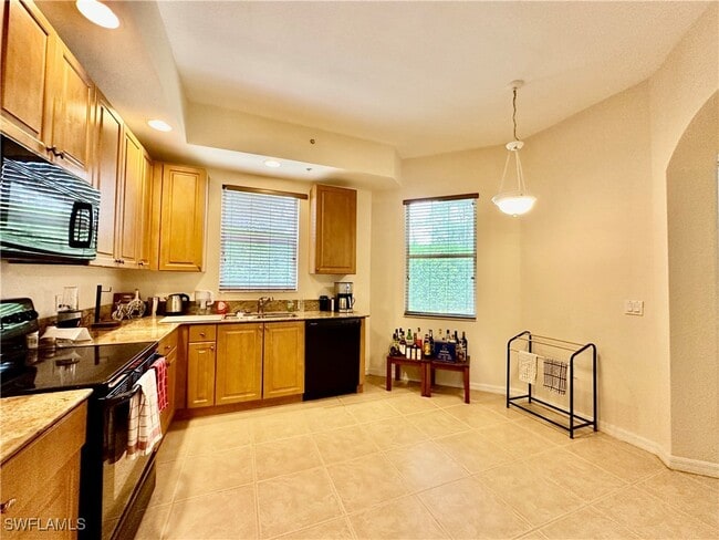 Building Photo - 1305 Mariposa Cir