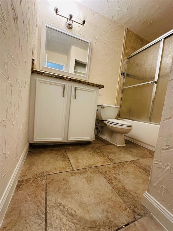 Building Photo - 7200 Clarewood Dr