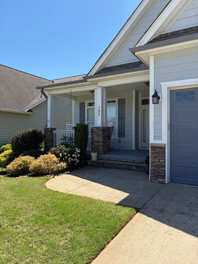 Building Photo - TRAVLERS REST HOME LOCATED IN HUNTERS RIDGE GATED COMMUNITY!