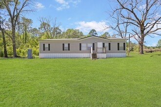 Building Photo - 4bd 2ba Mobile HOME FOR RENT!
