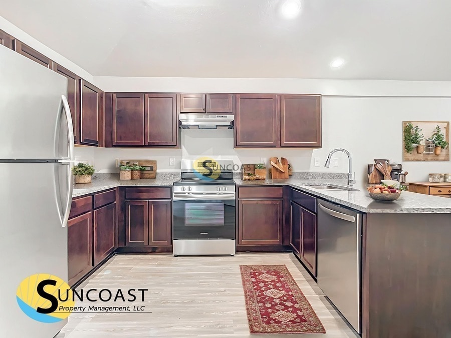 Building Photo - 179 Lomond Dr