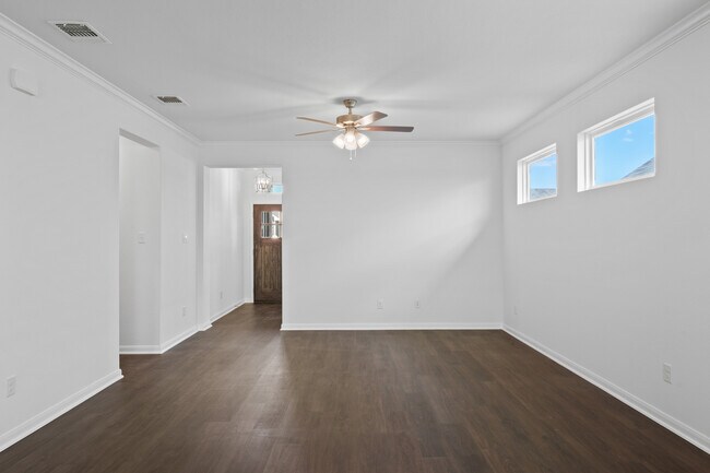 Building Photo - 619 Killam Dr