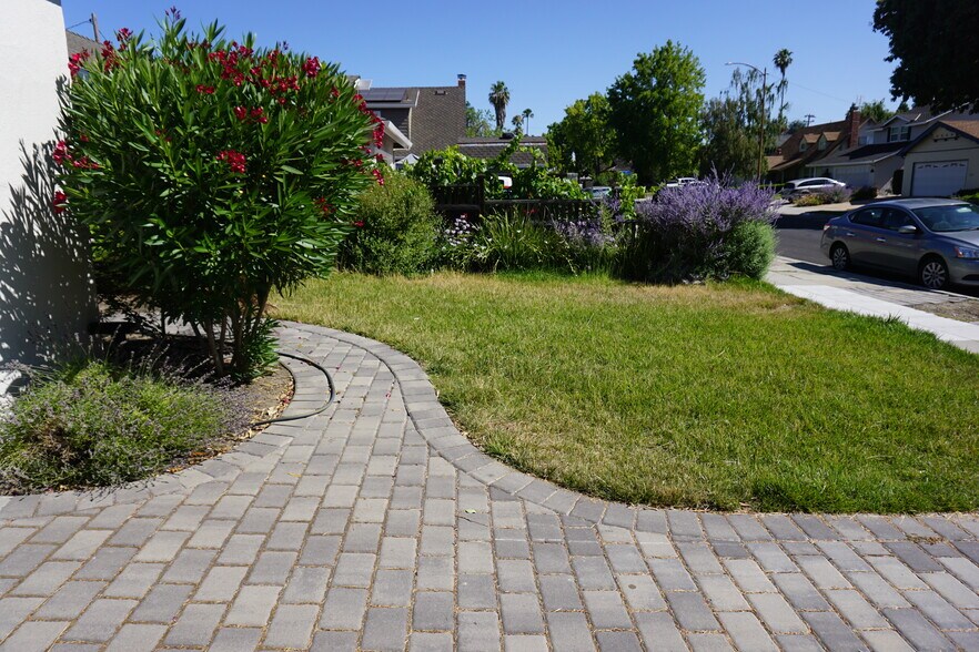 Building Photo - 5677 Calpine Dr