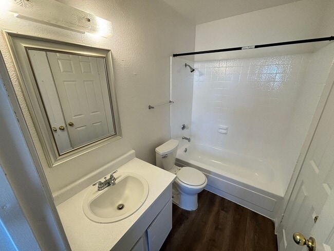 Building Photo - 2036 N Crawford St