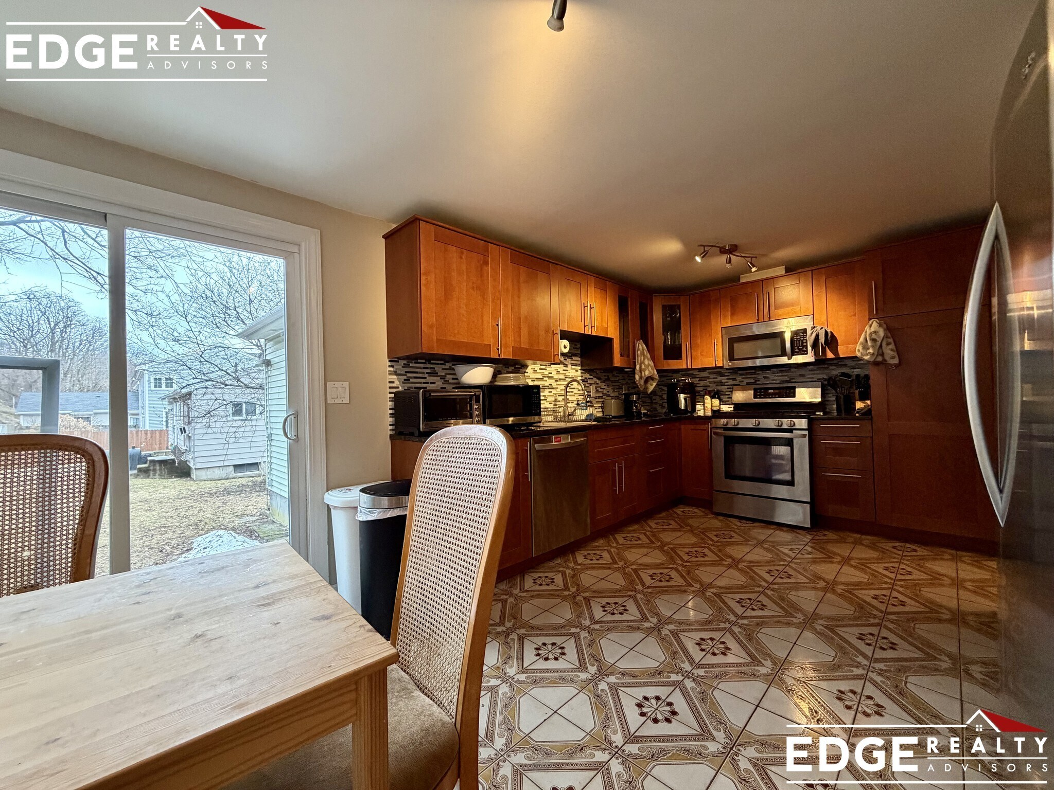 Building Photo - 191 Kenrick St